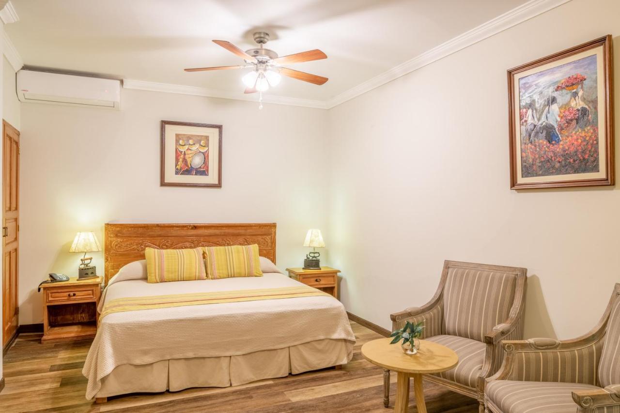 Hotel Antigua Miraflores リマ エクステリア 写真