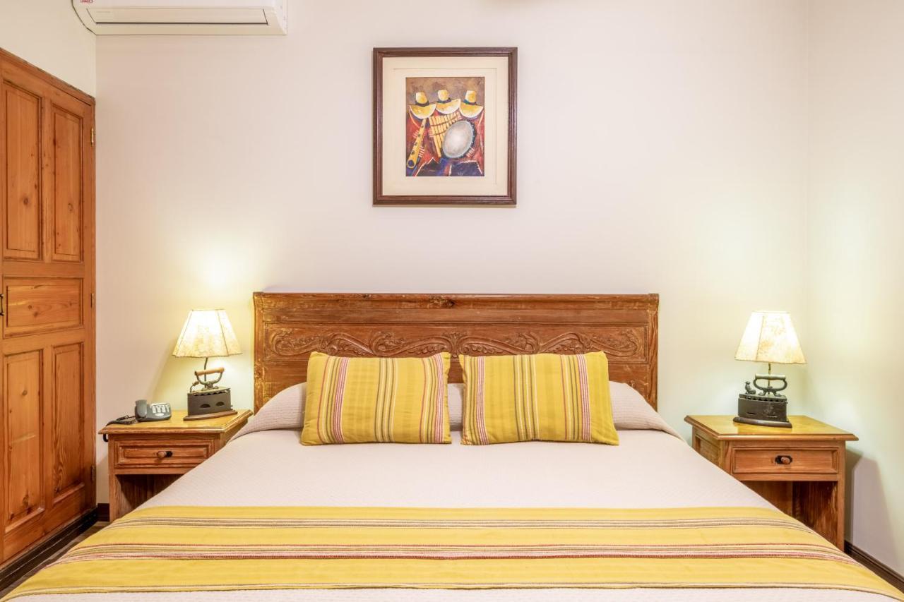 Hotel Antigua Miraflores リマ エクステリア 写真