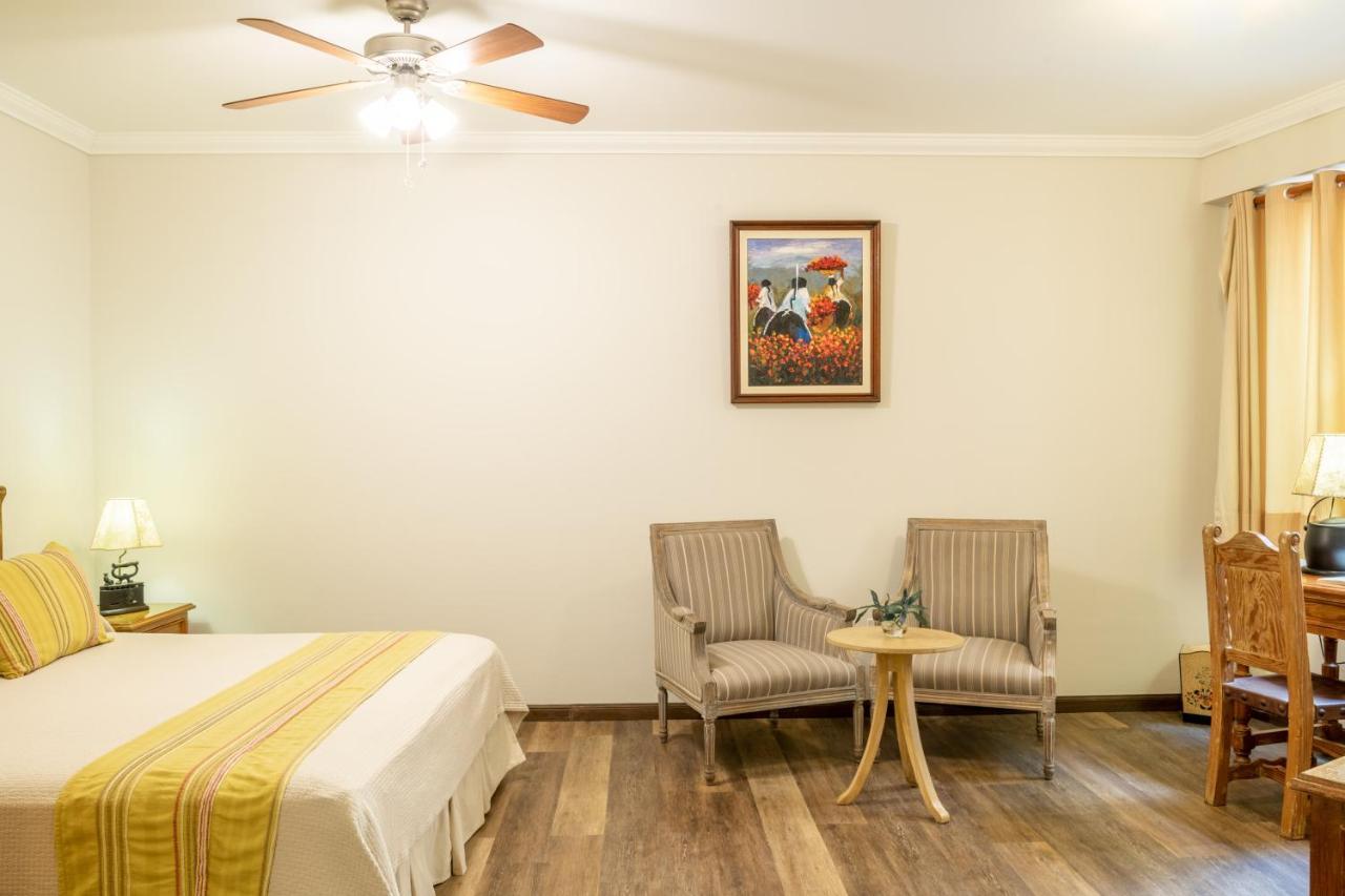 Hotel Antigua Miraflores リマ エクステリア 写真