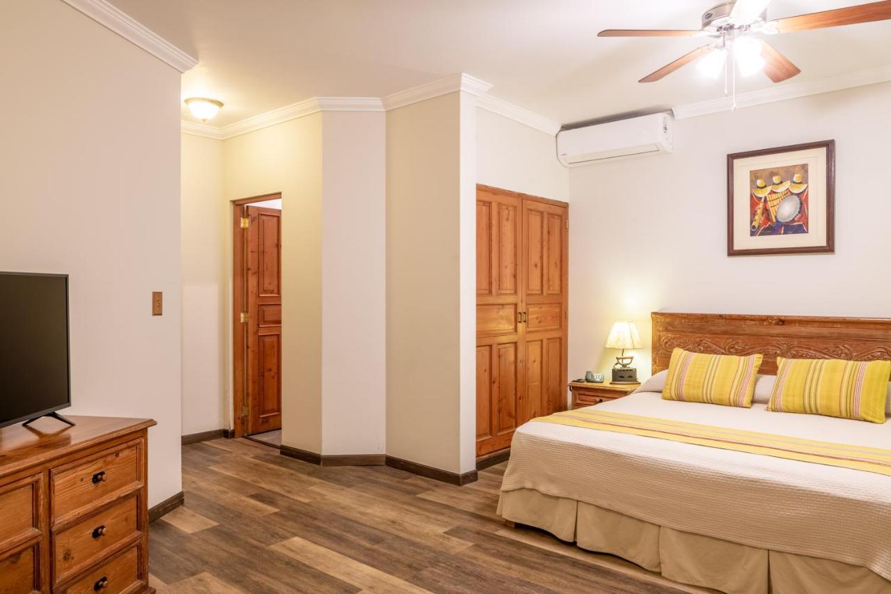 Hotel Antigua Miraflores リマ エクステリア 写真