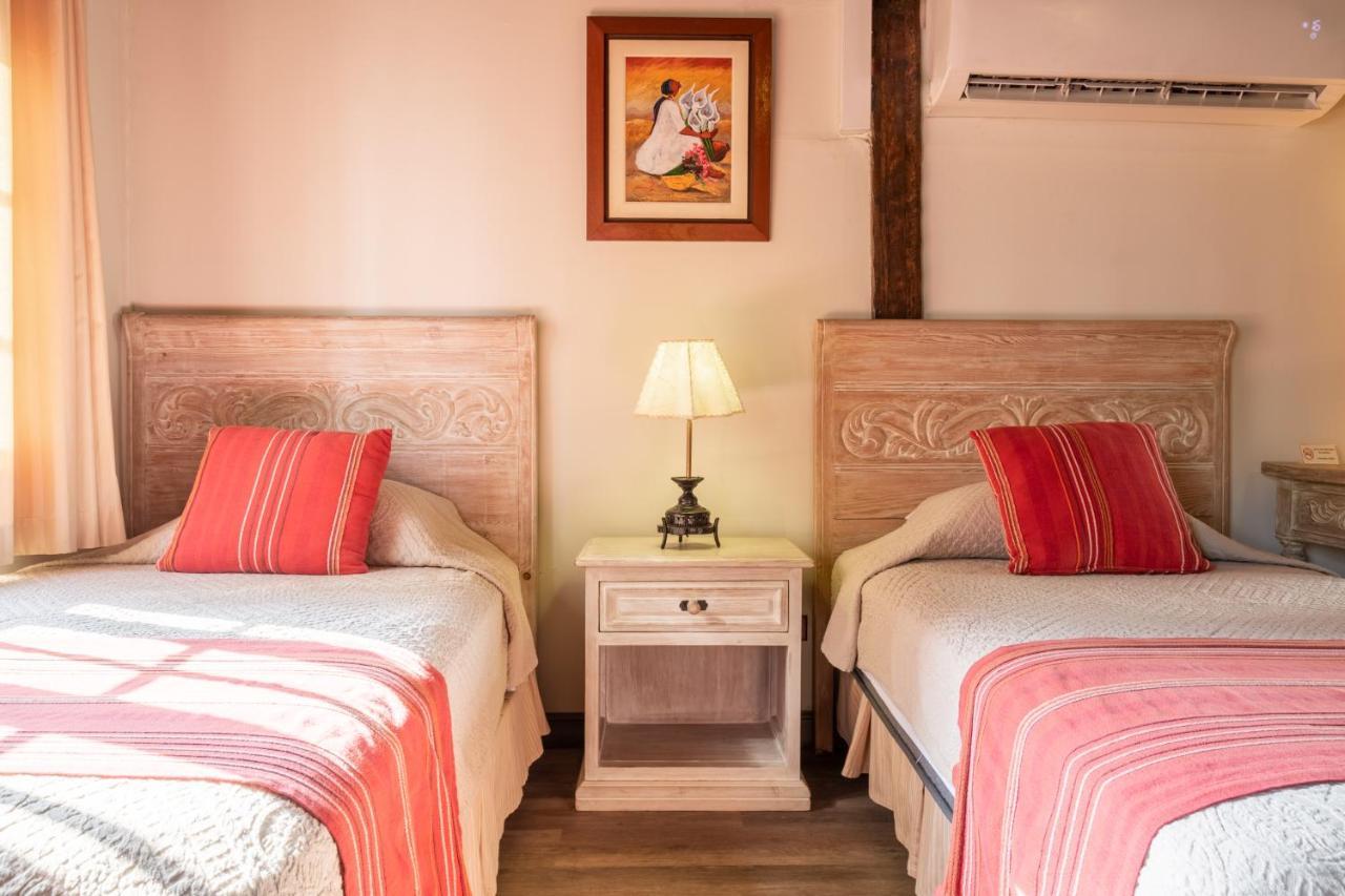 Hotel Antigua Miraflores リマ エクステリア 写真